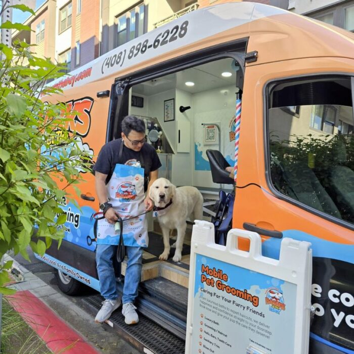 mobile dog grooming golden retriever
